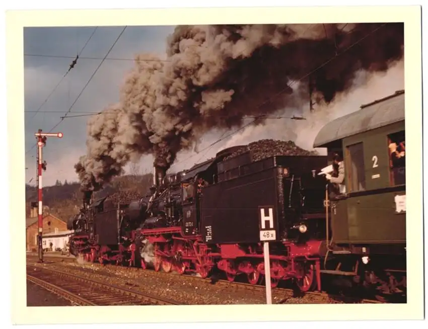 Fotografie Deutsche Bahn, Personenzug mit Dampflok Nr. 038 772-0, Tender-Lokomotive, Eisenbahn, koloriert