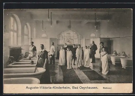 AK Bad Oeynhausen, Auguste-Viktoria-Kinderheim, Badesaal, Innenansicht
