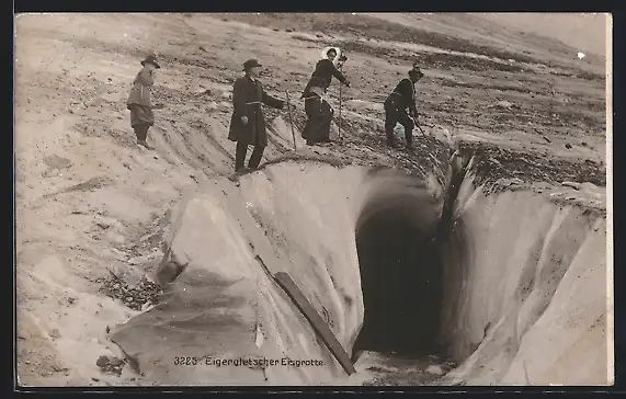 AK Eigergletscher, Bergsteiger an der Eisgrotte