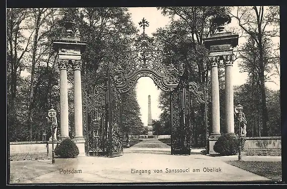 AK Potsdam, Eingang von Sanssouci am Obelisk
