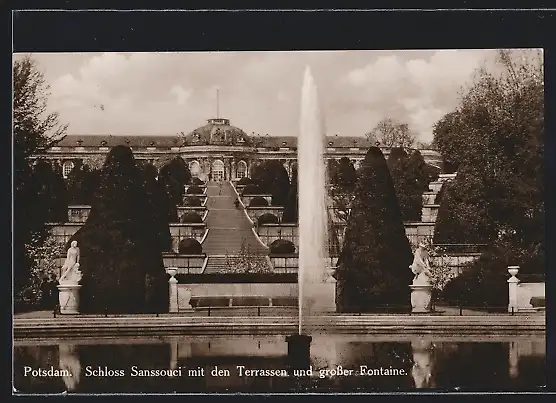 AK Potsdam, Schloss Sanssouci mit den Terrassen und grosser Fontaine