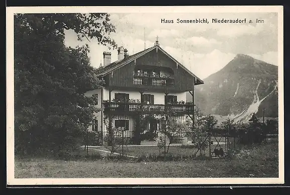 AK Niederaudorf a. Inn, Hotel Haus Sonnenbichl mit Blick auf die Alpen