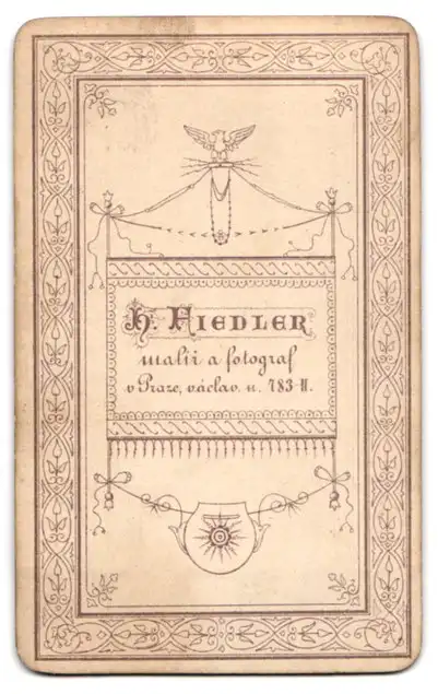 Fotografie H. Fiedler, Praha, Václav u. 783-II, Eleganter Herr mit Backenbart