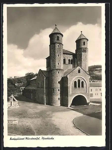 AK Münstereifel, Strassenpartie mit Pfarrkirche