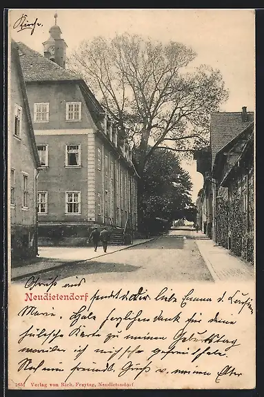 AK Neudietendorf, Strassenpartie mit Kirchturm im Hintergrund