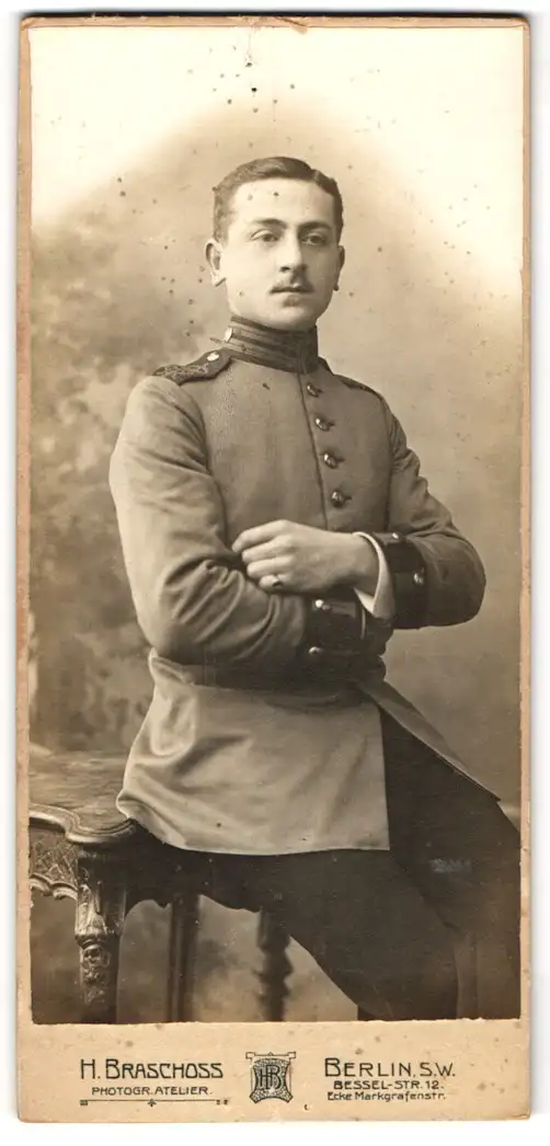 Fotografie H. Braschoss, Berlin, Bessel-Str. 12, Junger Gardesoldat 1. Dragoner Rgt. in Uniform