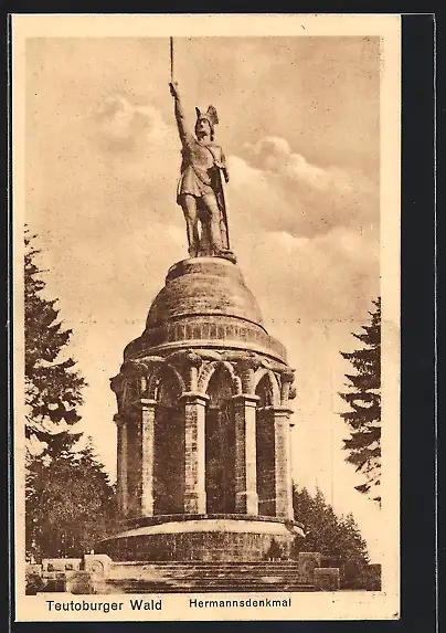 AK Teutoburger Wald, Hermanns-Denkmal bei bewölktem Himmel