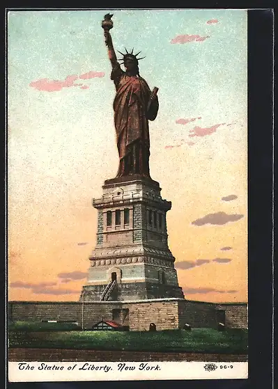 AK New York, The Statue of Liberty, Freiheitsstatue im Abendlicht