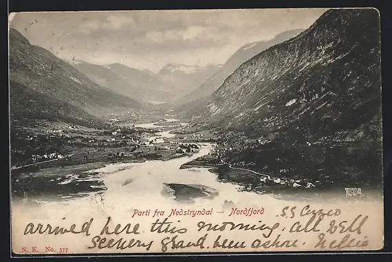 AK Nedstryndal, Nordfjord, Ortsansicht aus der Vogelschau