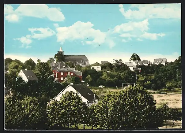 AK Bergkirchen üb. Bad Oeynhausen, Ortspartie mit Kirche