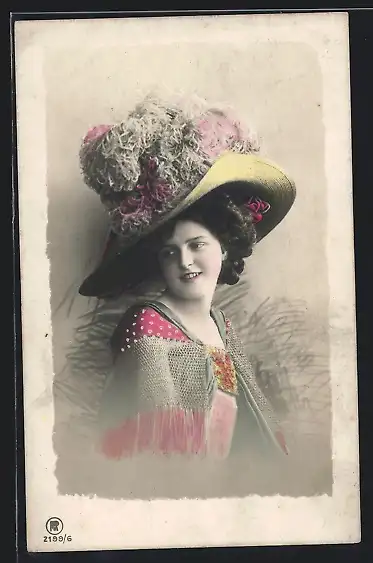 Foto-AK RPH Nr. 2199 /6: Junge Frau mit tollem Hut