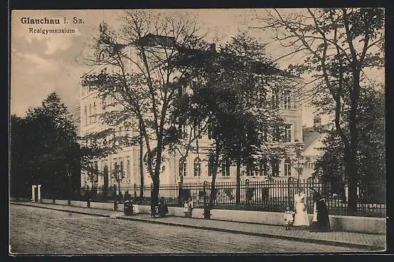 AK Glauchau i. Sa., Realgymnasium mit Strassenpartie