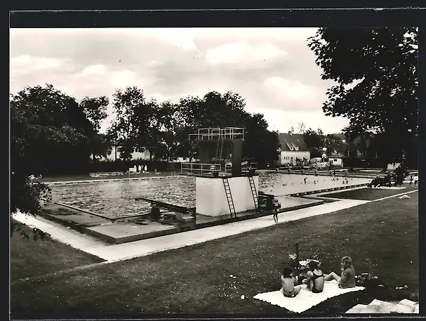 AK Mainburg /Hallertau, Schwimmbad mit Sprungturm