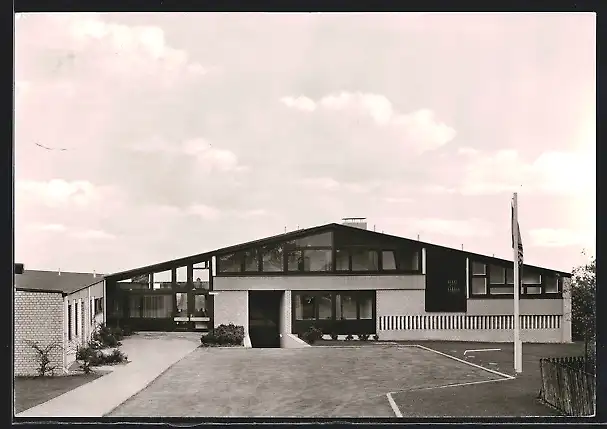 AK Solingen-Gräfrath, Parkplatz vor der Jugendherberge