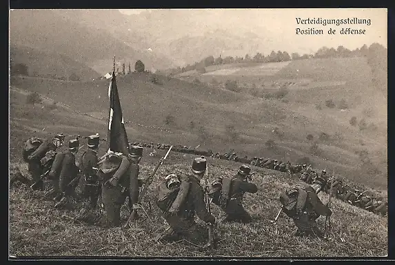 AK Verteidigungsstellung, Soldaten in einer Hügellandschaft