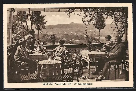 AK Bad Berka, Hotel Wilhelmsburg, Veranda mit Gästen