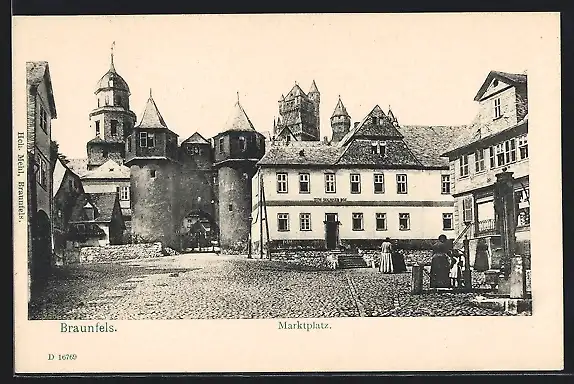 AK Braunfels, Marktplatz mit Blick auf das Tor