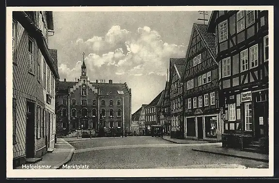 AK Hofgeismar, Marktplatz mit Tapetenhandlung und Rathaus