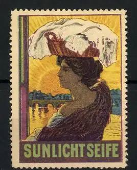 Reklamemarke Sunlicht Seife, Waschfrau mit Wäschekorb auf dem Kopf