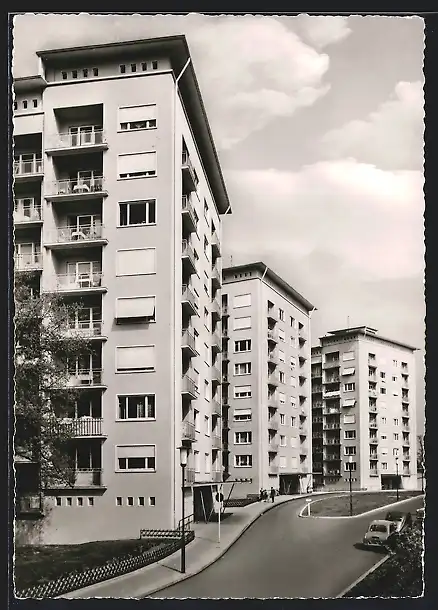 AK Giessen /Lahn, Hochhäuser mit Strassenpartie