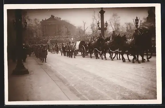 AK Paris, Funérailles du Maréchal Foch 1929, Place de la Concorde