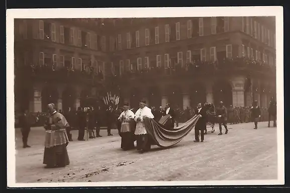 AK Funérailles du Maréchal Foch 26.03.1929, Les Cardinaux Dubois et Binet