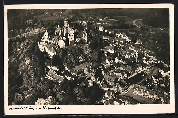 AK Braunfels /Lahn, Teilansicht mit Schloss, Fliegeraufnahme
