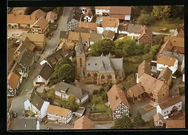 AK Cölbe-Schönstadt, Kirche aus der Vogelschau