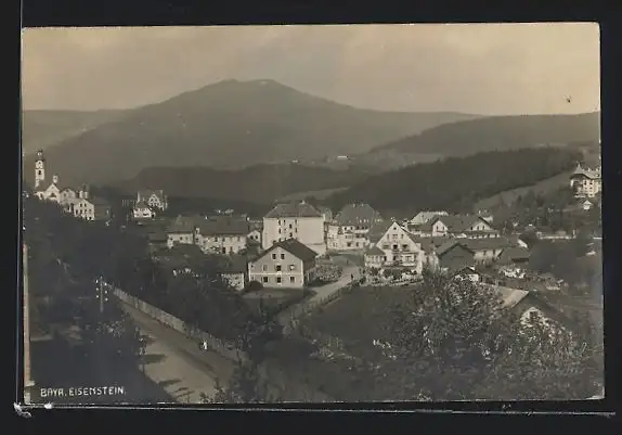 AK Bayerisch Eisenstein, Teilansicht mit Arber & Kirche