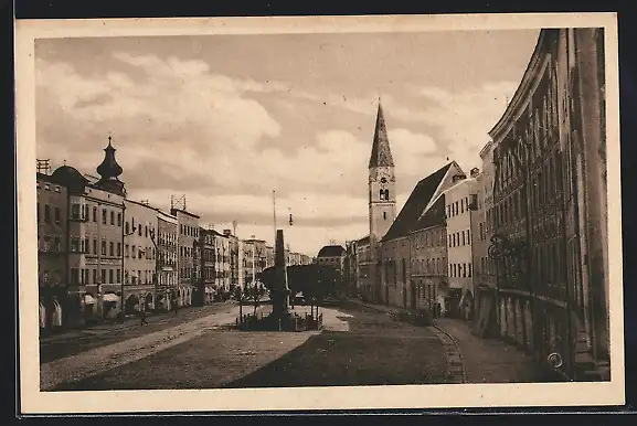 AK Mühldorf, Strassenpartie mit Denkmal in der unteren Stadt