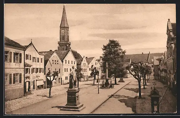 AK Kelheim, Marktplatz mit Denkmal, Blick zur Kirche