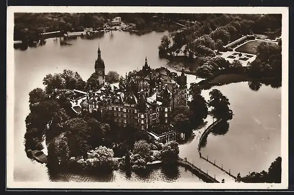 AK Schwerin / Meckl., Schloss, Flugzeugaufnahme