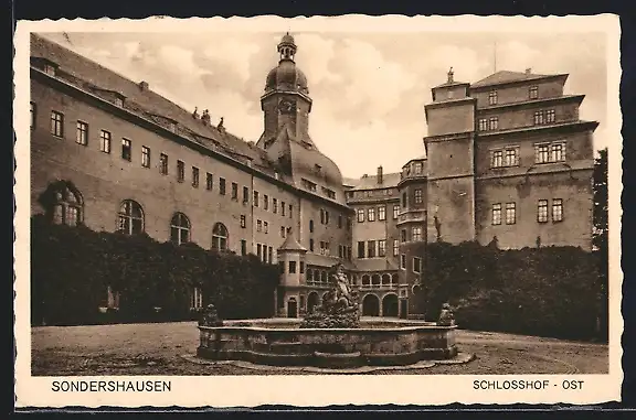 AK Sondershausen / Thüringen, Schlosshof, Ost