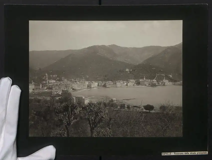 Fotografie unbekannter Fotograf, Ansicht Rapallo, Panorama dalla strada provinciale