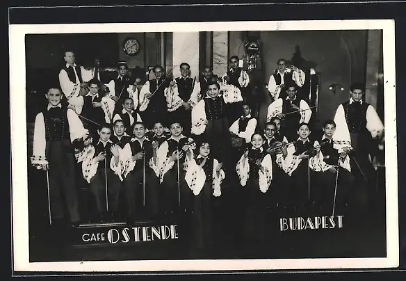 AK Budapest, Musikkapelle im Cafe Ostende
