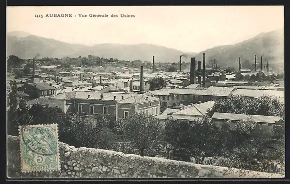 AK Aubagne, Vue Générale des Usines