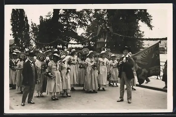 Foto-AK Genève, Fête des Costumes Suisses 1931