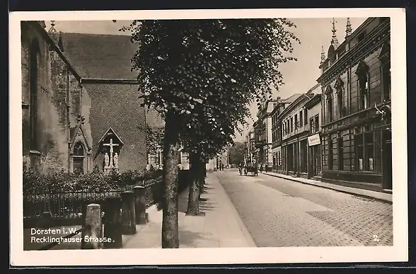 AK Dorsten i. W., Recklinghauser Strasse mit Geschäft