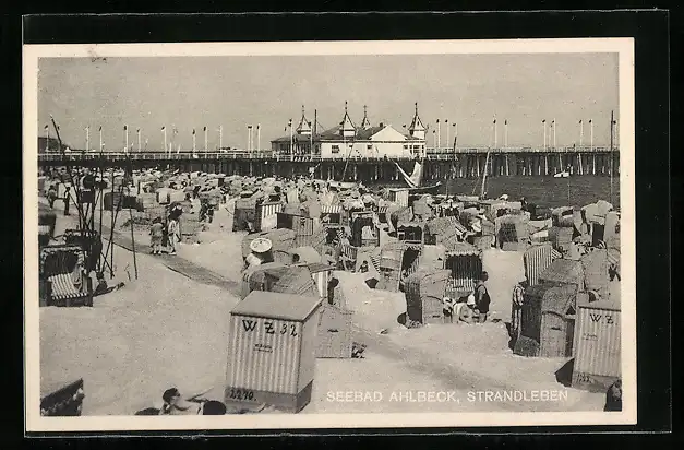 AK Ahlbeck /Ostsee, Strandleben mit Seebrücken-Blick