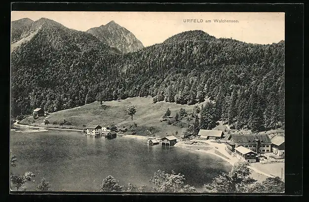 AK Urfeld /Walchensee, Ortsansicht mit Bergblick