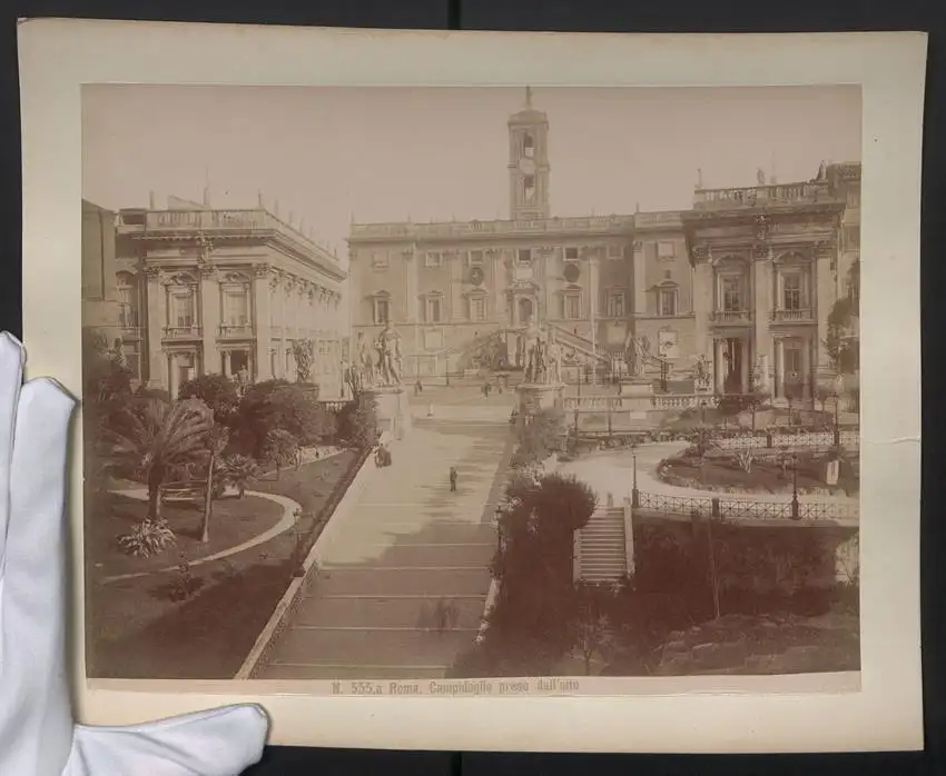 Fotografie unbekannter Fotograf, Ansicht Rom / Roma, Campidoglio preso dall'alto