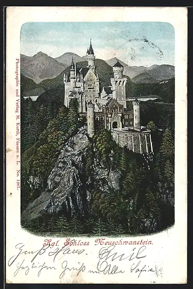 AK Schloss Neuschwanstein auf einem Felsen gegen die Berge