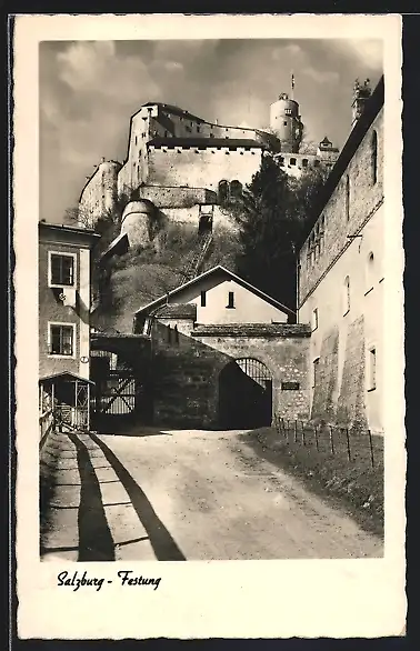 AK Salzburg, Wegpartie mit Blick auf die Festung