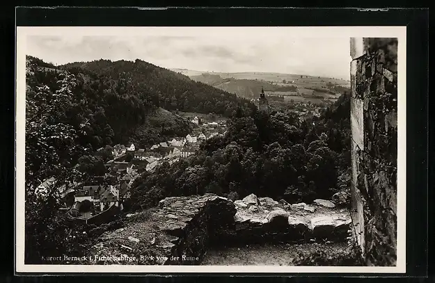 AK Berneck i. Fichtelgebirge, Blick von der Ruine auf die Ortschaft