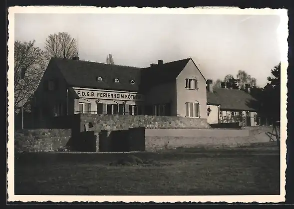 Foto-AK Köthen / Märkisch-Buchholz, FDGB Ferienheim, Gasthaus