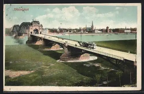 AK Düsseldorf, Rheinbrücke mit Strassenbahn