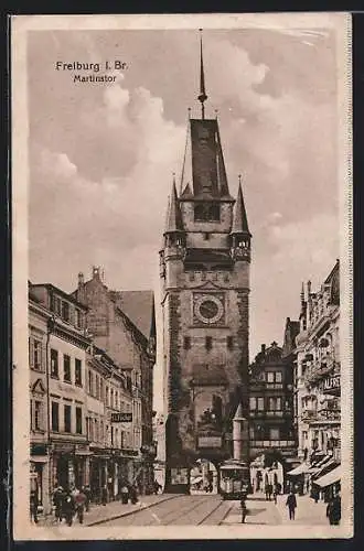 AK Freiburg i. B., Strassenbahn vorm Martinstor