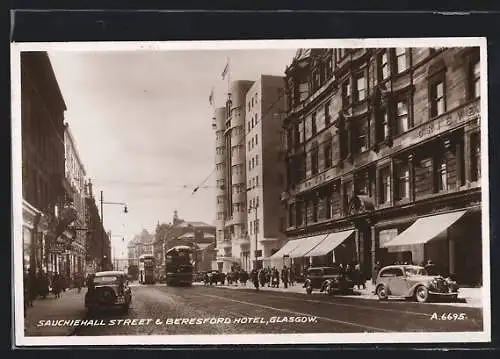 AK Glasgow, Sauchiehall Street with tram in front of the Beresford Hotel, Strassenbahn