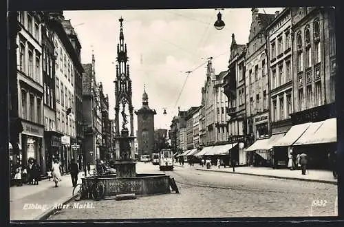 AK Elbing-Elblag, Strassenbahnen an den Geschäften auf dem alten Markt