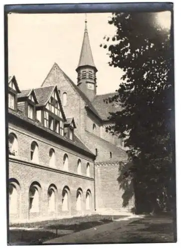 Fotografie W. Apel, Berlin, Ansicht Lehnin, Kloster mit Uhrenturm